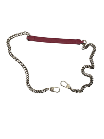 Gucci Pebbled Leather Shoulder Bag – Gold GG Clasp & Chain Strap - Red