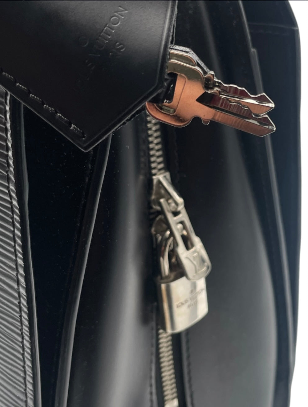 Louis Vuitton Epi Alma PM Structured Leather Top Handle Silver Hardware- Black